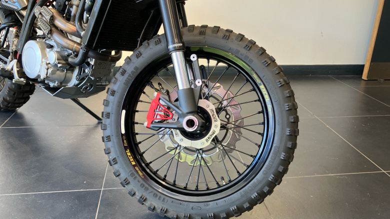 Ccm Spitfire Blackout (21MY)